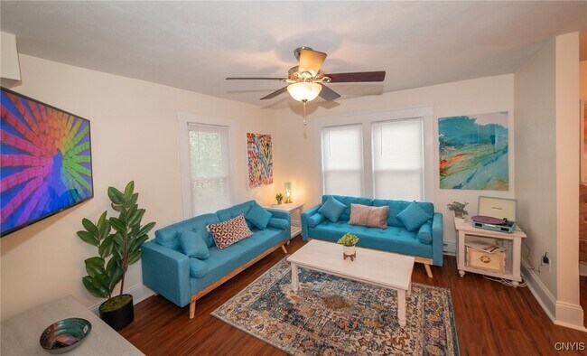 Building Photo - 312 Hall Ave