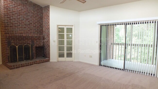 Building Photo - 2103 Turtle Creek Dr