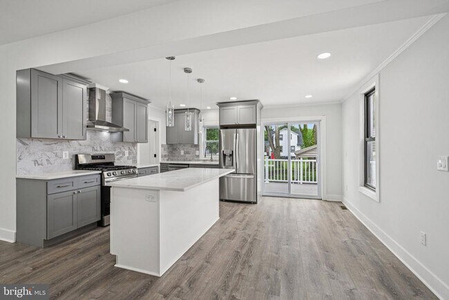 Building Photo - 3547 Finlaw Ave