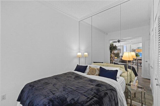 Building Photo - 255 Evernia St