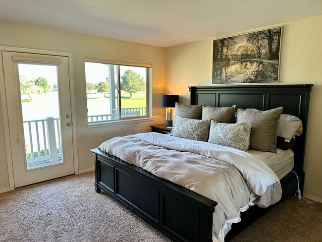 Building Photo - 3bdrm, 2bath Harbor Isles Golf Course Condo with deck