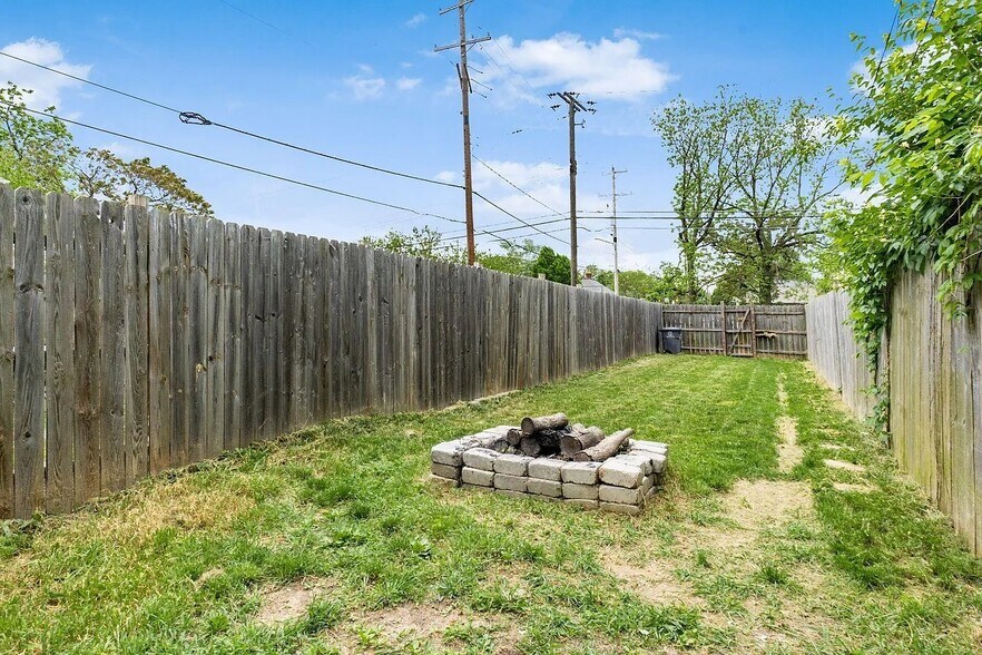 Building Photo - 438 S Ohio Ave