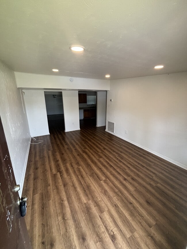 Building Photo - 2219 Belle Vue Way