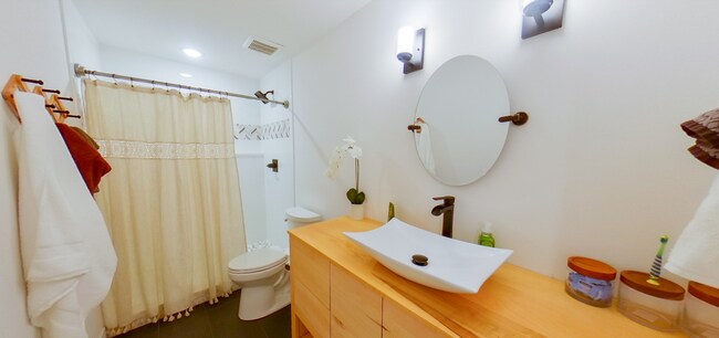 Building Photo - 3D TOUR + BEAUTIFUL HOME + 3 Car Garage + Fenced In Yard! Available July 3rd!