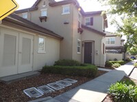 Building Photo - Beautiful Townhome in Empire Ranch