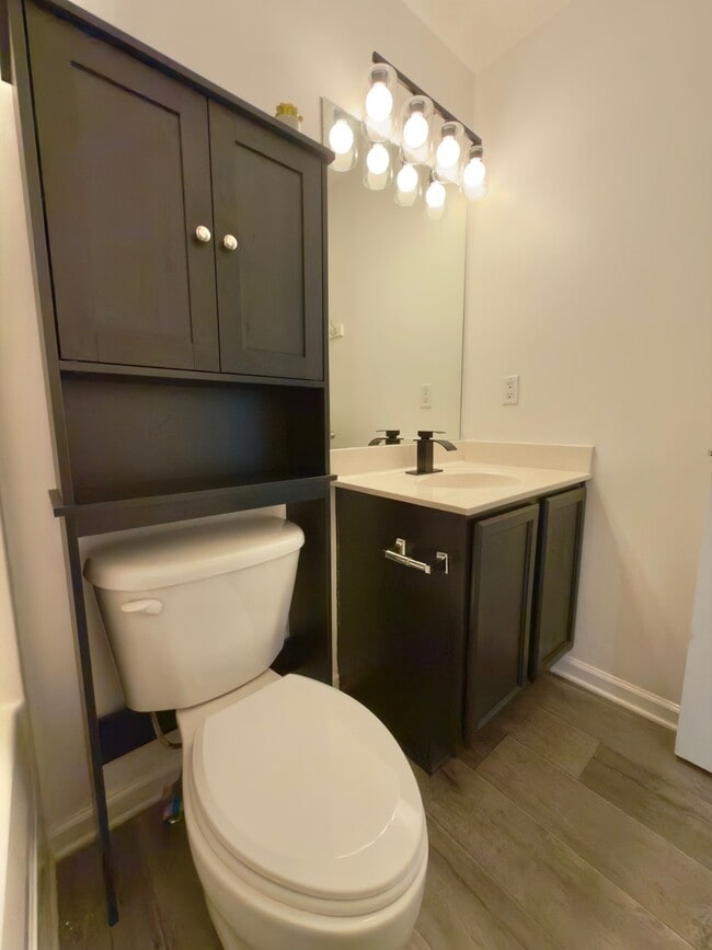 Building Photo - 1307 Amsterdam Ct