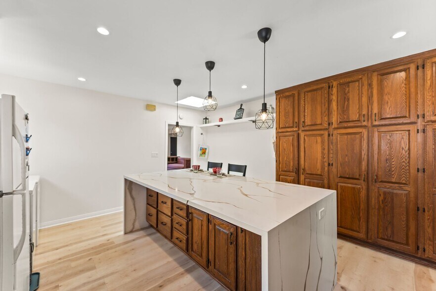 Building Photo - 8016 Denrock Ave