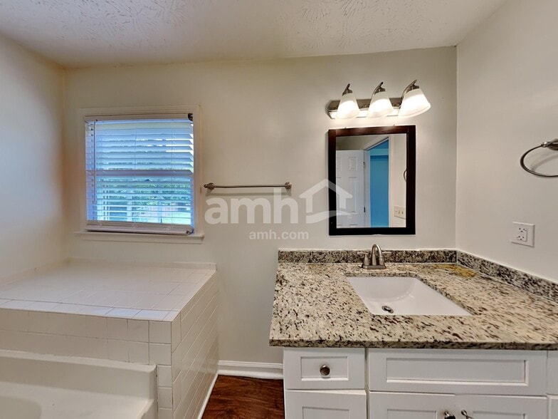 Building Photo - 2718 Ridgely Ct