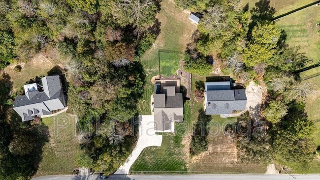 Building Photo - 8229 Pierpoint Dr