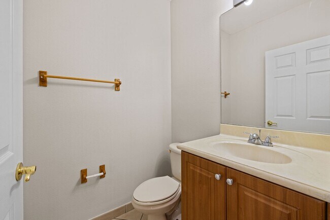 Building Photo - 8401 SW 25th Ct