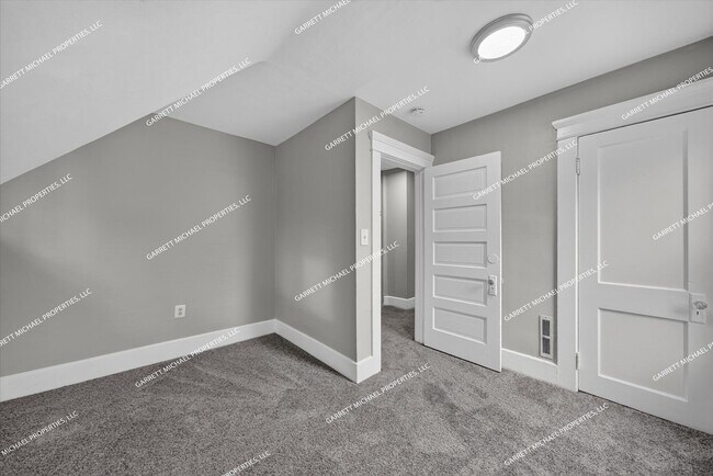 Building Photo - 2322 Fordham St
