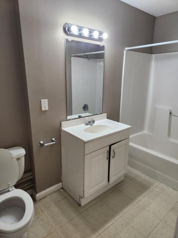 Building Photo - 723 Osborn Dr