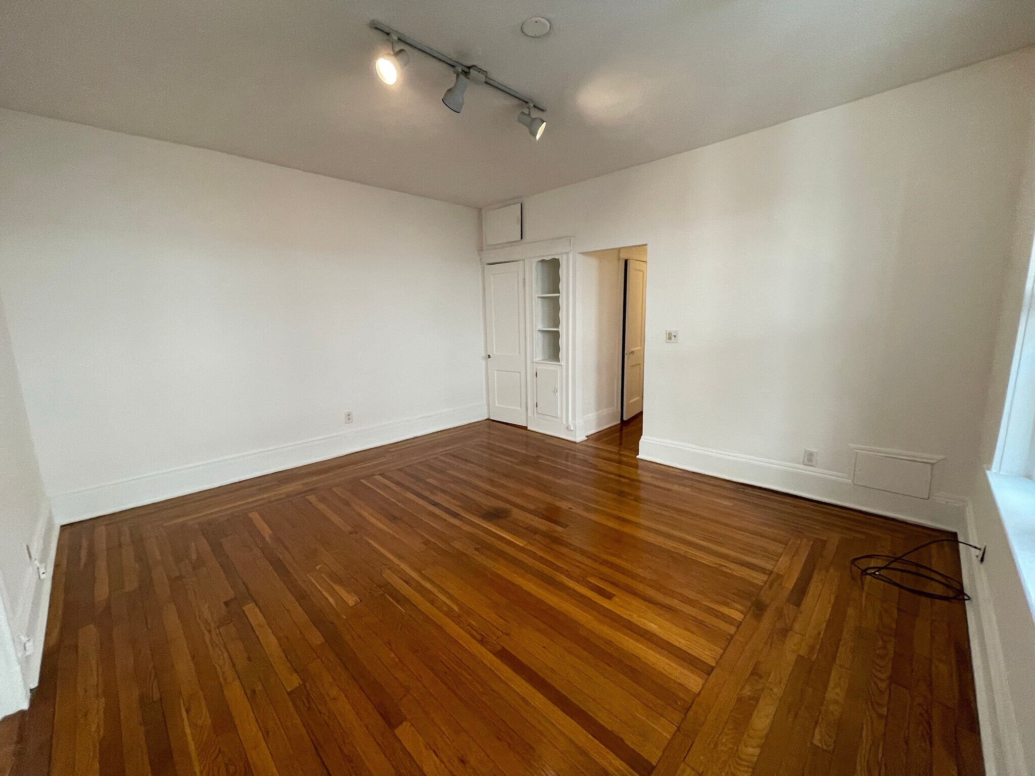 Building Photo - 1870 Commonwealth Ave