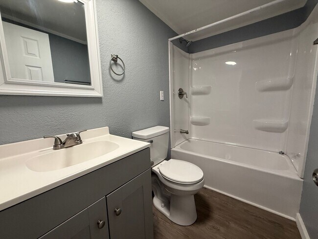 Building Photo - 3 Bedroom 2 Bathroom Home located in Baileyton, TN