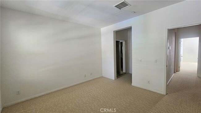 Building Photo - 32 Vermillion