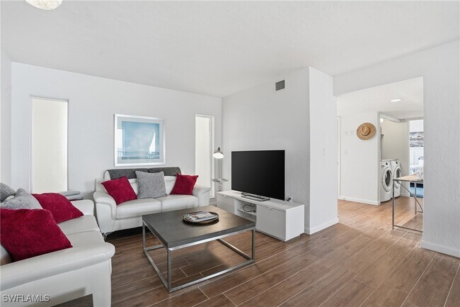 Building Photo - 10475 Gulf Shore Dr