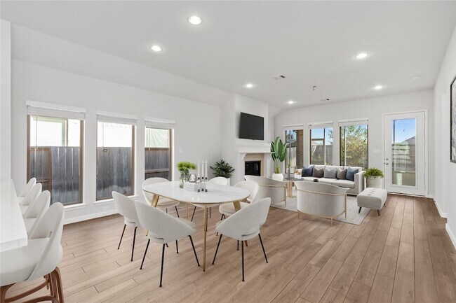 Building Photo - 5030 Morrison Dr