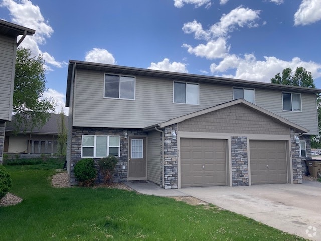Building Photo - 211 Saratoga Cir