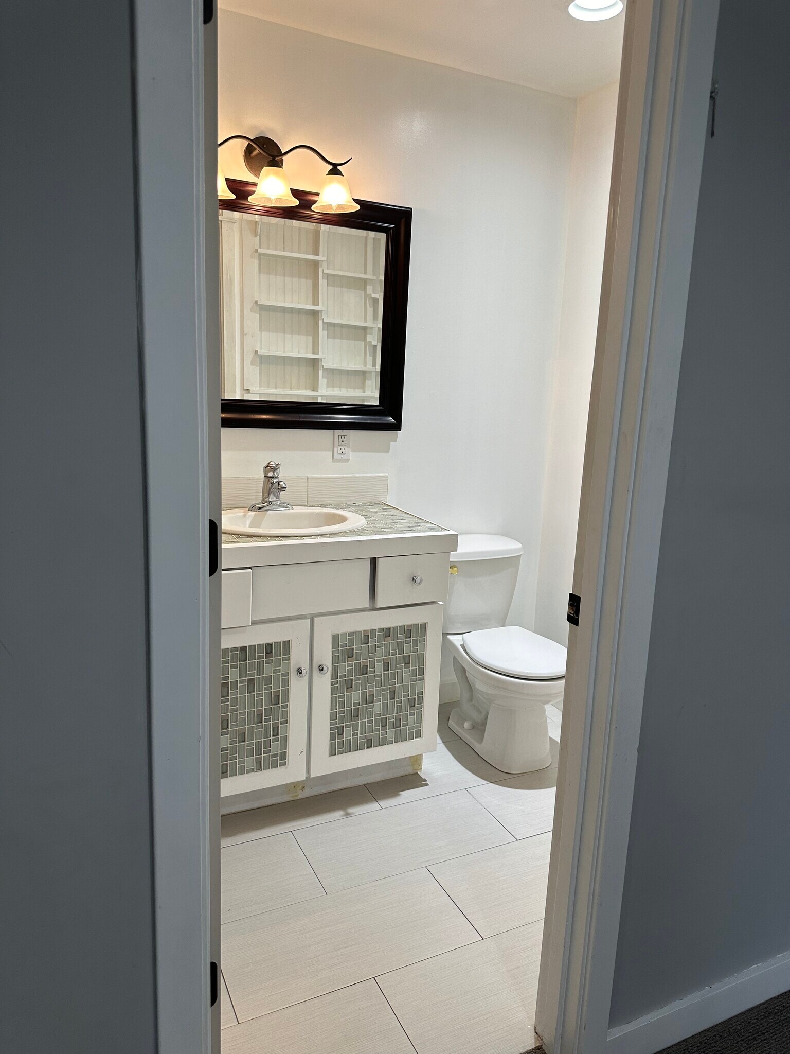 Building Photo - 692 Westgate Ave