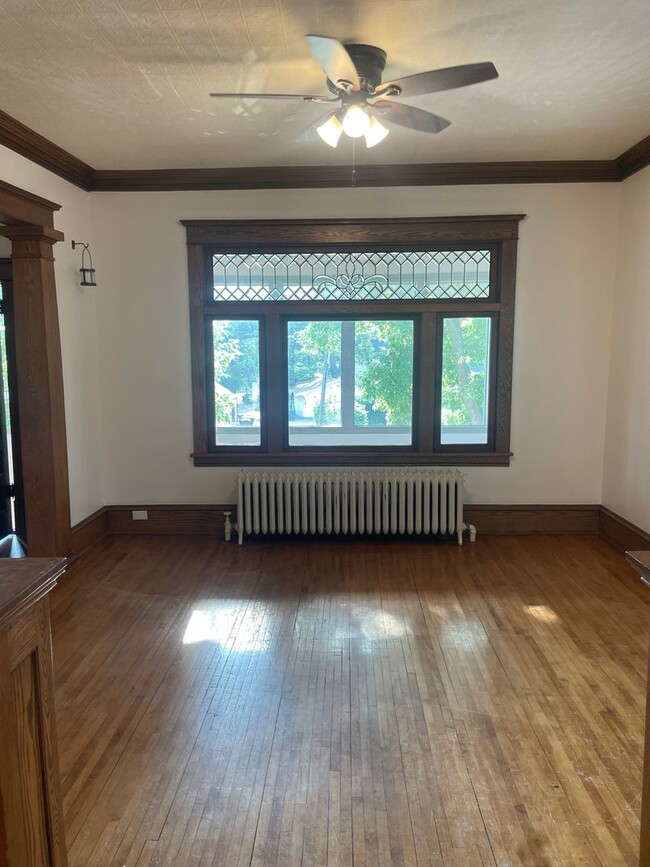 Building Photo - Minneapolis Duplex for Rent