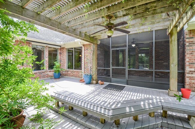 Building Photo - 7610 Breezeway Bend Ln