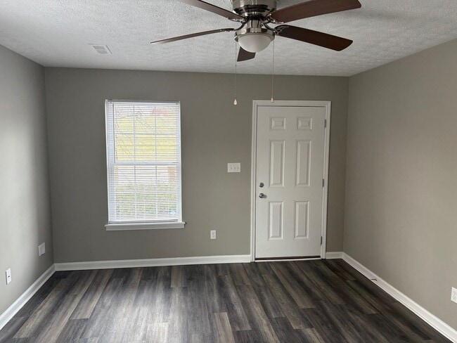 Building Photo - 804 Barry Ct