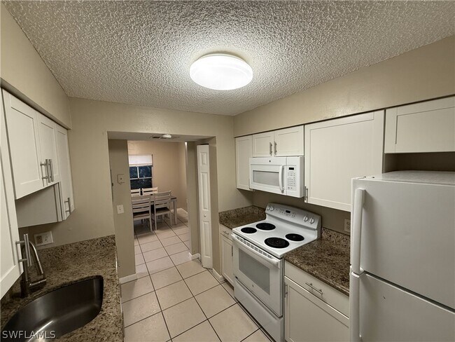 Building Photo - 1915 Braman Ave