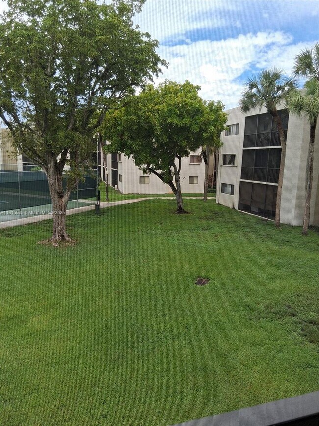 Building Photo - 8045 SW 107th Ave