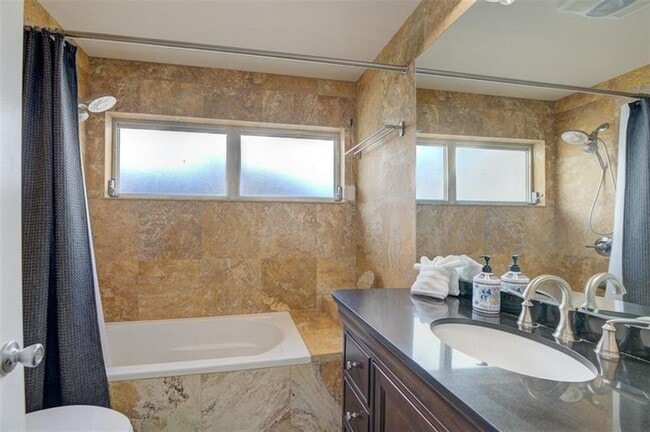 Building Photo - 1951 NW 33rd St