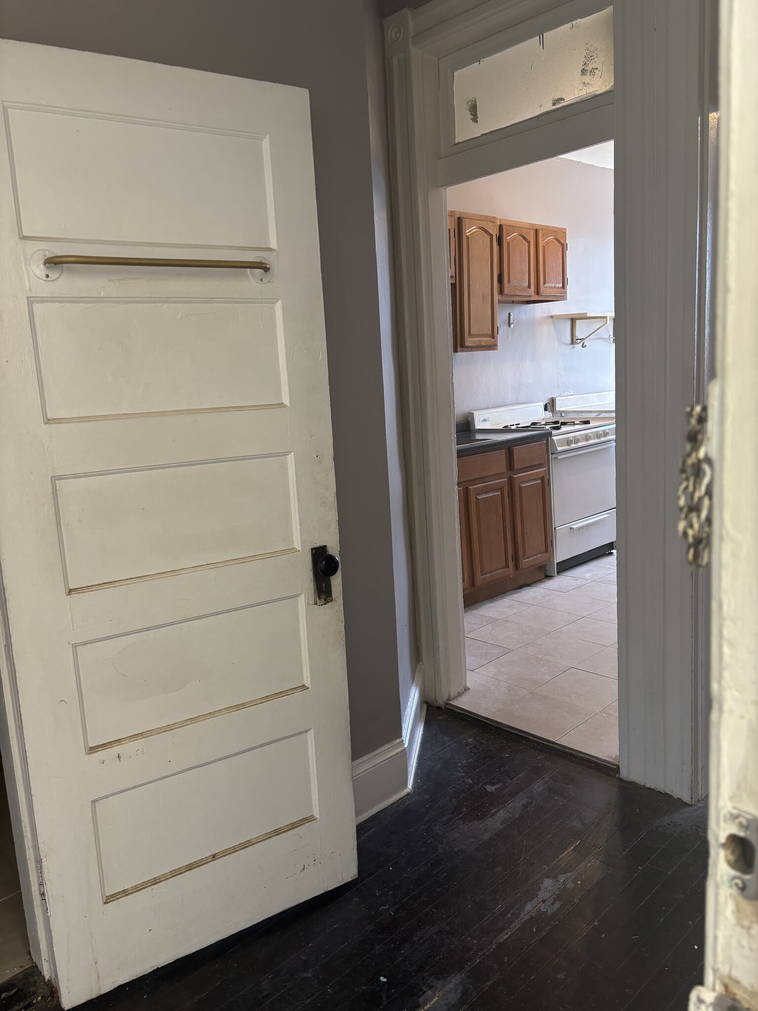 Vestibule - 2839 N Calvert St