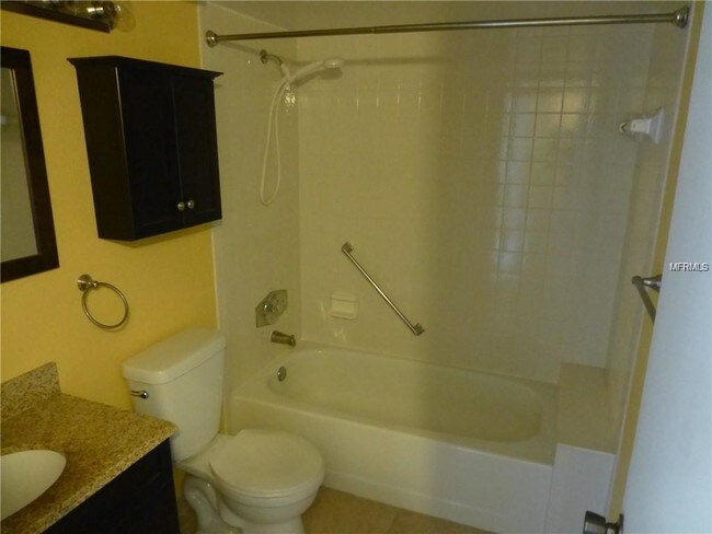 Building Photo - 1182 Pine Ridge Cir W