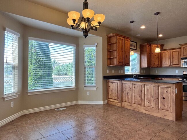 Building Photo - Beauty & Space on Premium Corner Lot!
