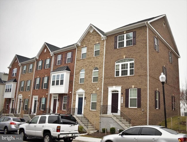 Building Photo - 4711 Crest View Dr