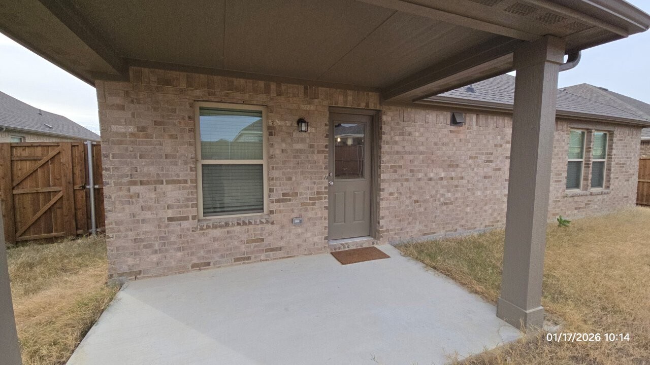 Building Photo - 1129 Birchwood Dr