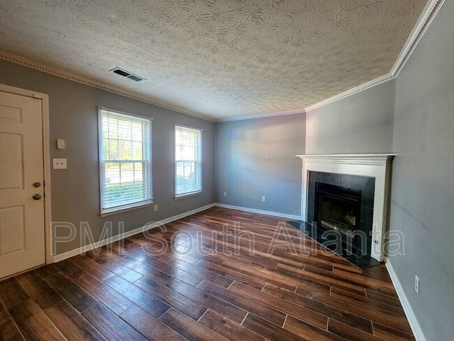 Building Photo - 143 Forrest Ave
