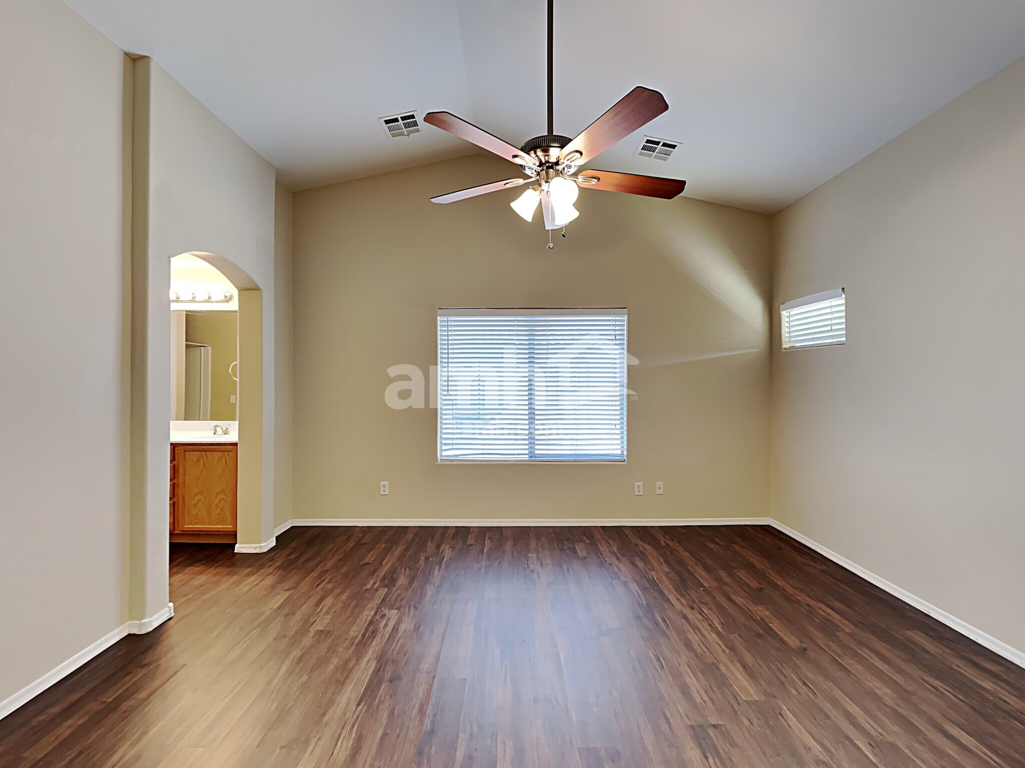 Building Photo - 25780 W Elwood St