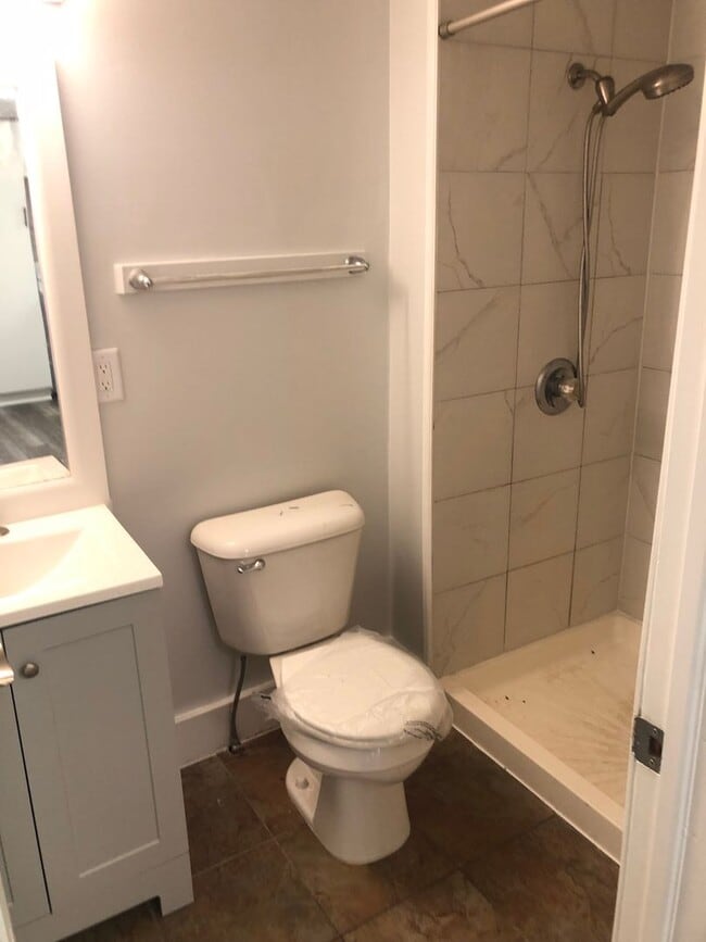 Interior Photo - 206 N. Normal