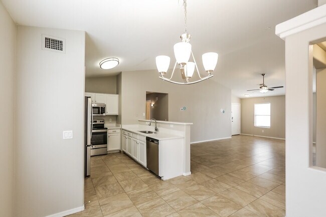 Building Photo - 12814 W Crocus Dr