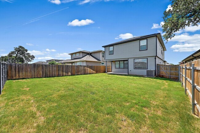 Building Photo - Spacious & Stylish Living in Liberty Hill