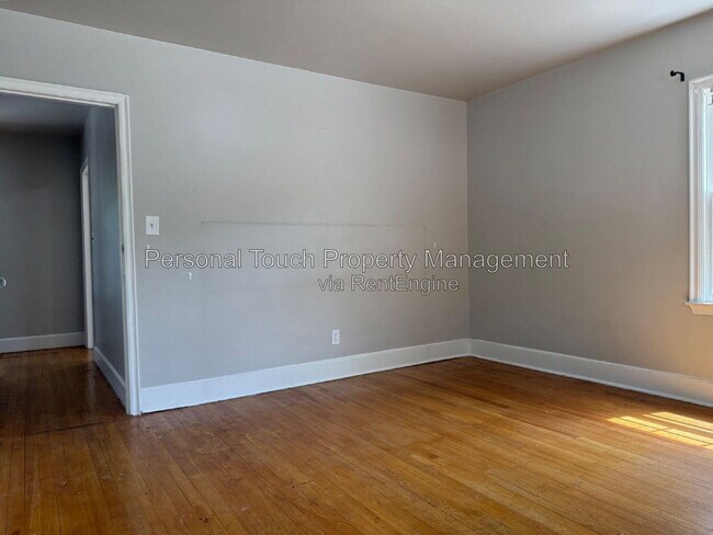 Building Photo - 704 8th St S