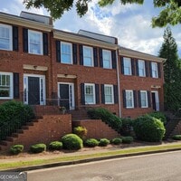 Building Photo - 1111 Surrey Ln