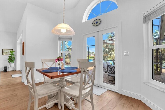 Building Photo - 8951 SE Marina Bay Dr