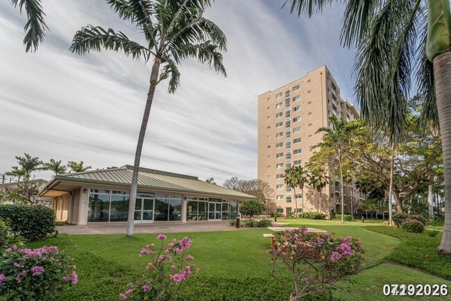 Building Photo - $2,500 / 2br - 2 BED 1 BATH CONDO IN PLANTATION TOWN APTS
