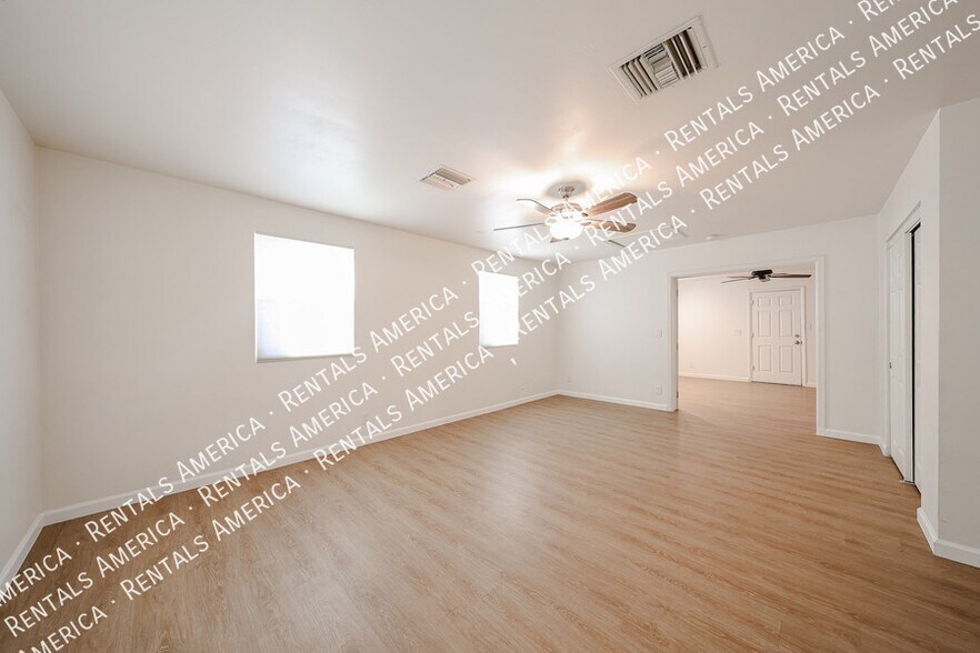 Building Photo - 601 N 73rd Pl