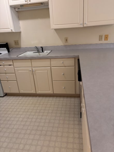 Building Photo - 285 Waldorf Pl