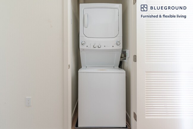 Building Photo - 100 Callan Ave