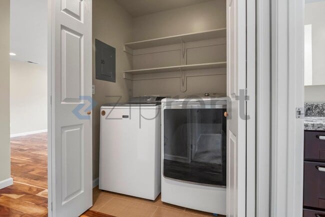 Building Photo - 1674 Noreen Dr