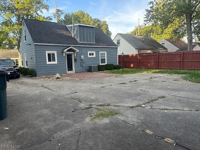 Building Photo - 354 Victor Ave