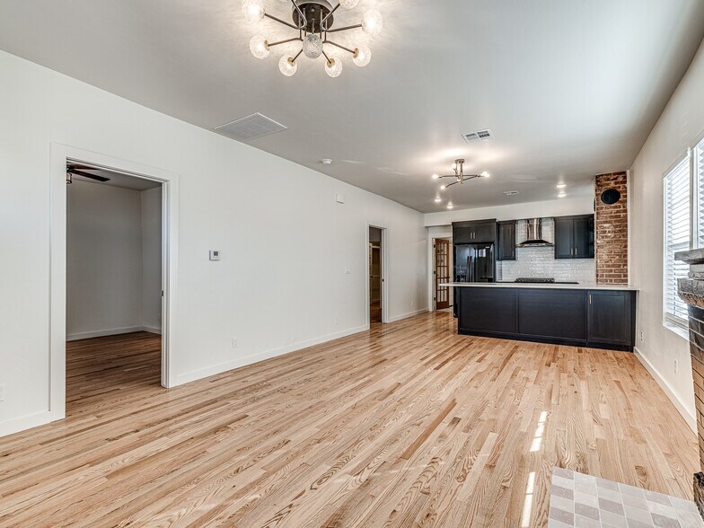 Building Photo - 828 NW 32nd St