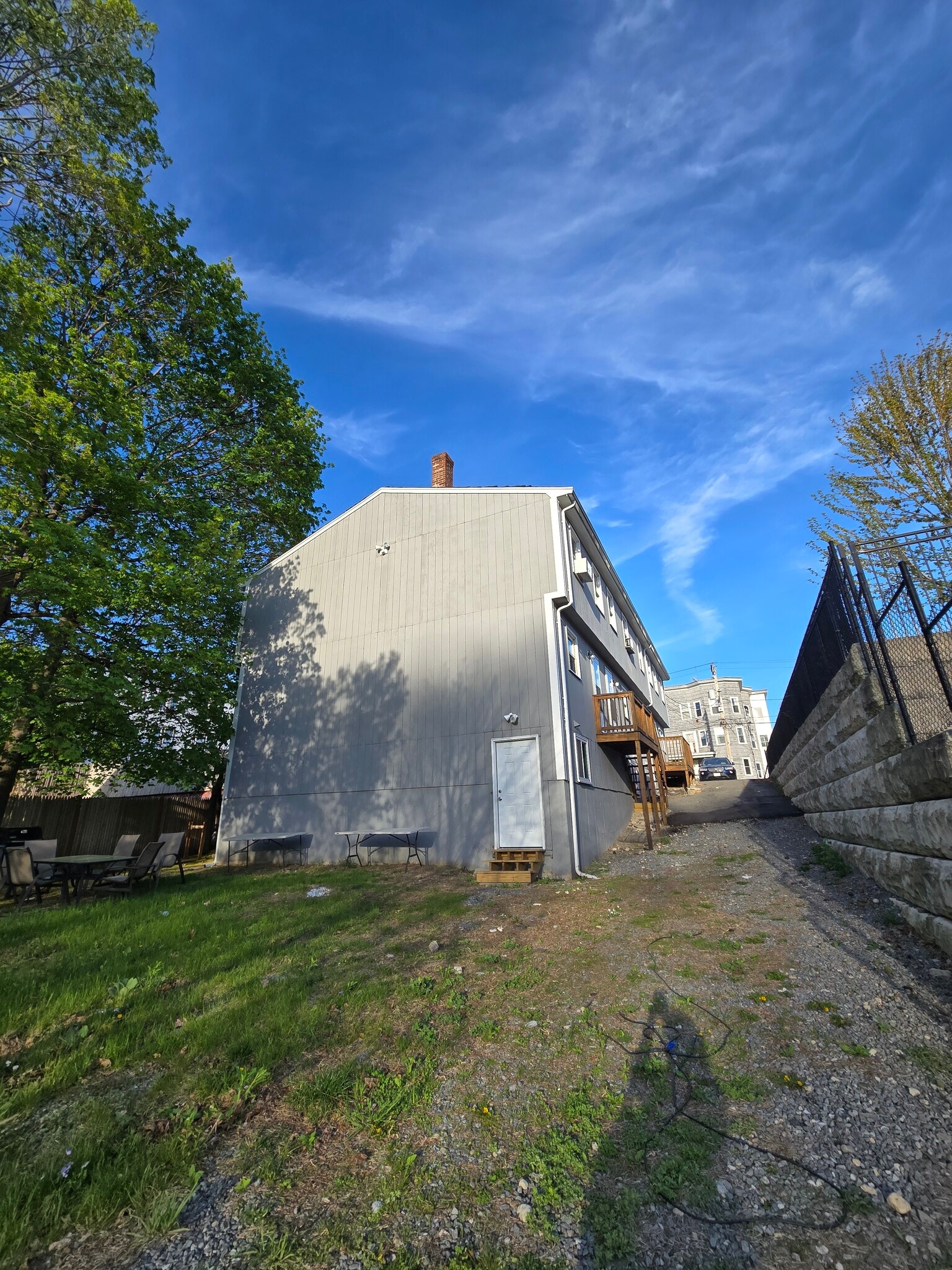 Building Photo - 157 3rd St